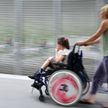 Świadczenie pielęgnacyjne: samorządy apelują o zmiany dla opiekunów niepełnosprawnych