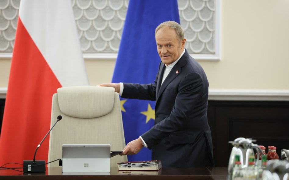 Premier Donald Tusk przewodniczy posiedzeniu rządu w KPRM w Warszawie
