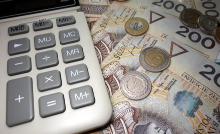 Czy korekta przychodu dokonana w następnym roku podatkowym wpływa na prawo do ryczałtu?