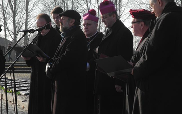 Obchody Dnia Judaizmu rozpoczęła wspólna modlitwa biskupów i rabinów w Auschwitz