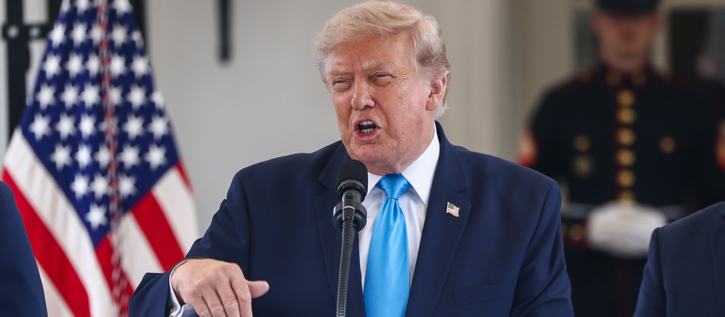 Wojna na szczycie Partii Republikańskiej. Trump coraz mocniej atakuje Thune’a