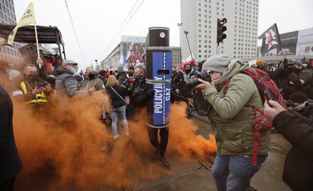 Marsz Strajku Kobiet pod domem Jarosława Kaczyńskiego