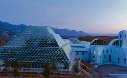 Biosfera 2 powstała w Oracle w stanie Arizona. Miała być namiastką Ziemi, pierwszym zaprojektowanym 