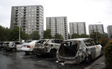 Szwecja: Podpalacze samochodów terroryzują społeczeństwo