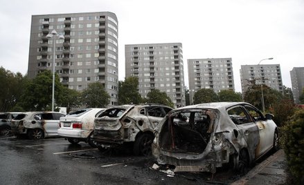 Szwecja: Podpalacze samochodów terroryzują społeczeństwo