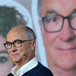 W badaniu instytutu Pollster najwięcej zyskała Lewica. Na zdjęciu współprzewodniczący Nowej Lewicy W