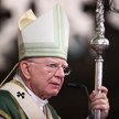 Metropolita krakowski, arcybiskup Marek Jędraszewski podczas sprawowania mszy świętej w katedrze na 