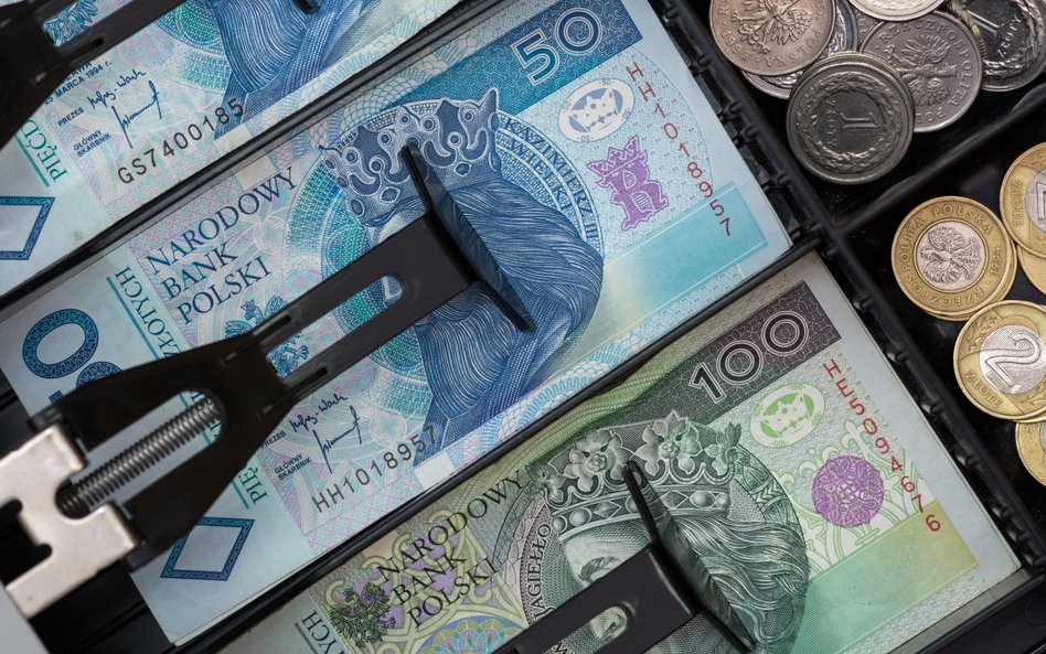 Kolejny dzień paniki na rynkach. Złoty pod ostrzałem