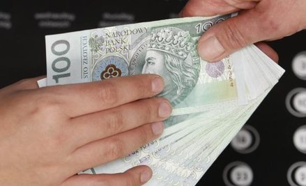 Grudniowa pensja jest kosztem w momencie wypłaty