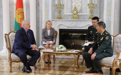Minister obrony Chin Li Shangfu spotkał się z Aleksandrem Łukaszenką