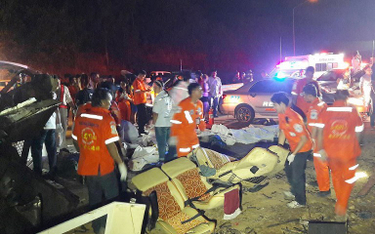 Tajlandia - wypadek autokaru w prowincji Nakhon