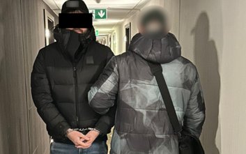 Sprawca działał według powtarzalnego schematu: wyszukiwał ogłoszenia na portalach sprzedażowych, po 