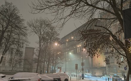 Widok na hotel Noobu ze Skweru AK "Golski"