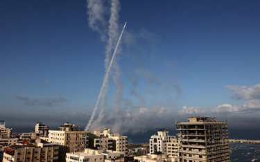 Grad rakiet wystrzelony ze Strefy Gazy. Bojownicy wkroczyli do Izraela