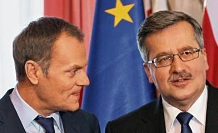 Konstytucja dzieli Tuska i Komorowskiego