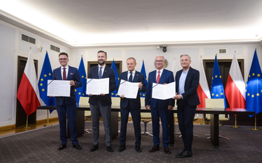 Uroczystość parafowania umowy koalicyjnej w Senacie w Warszawie