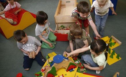 Niepubliczne przedszkola zarabiają na naiwnych rodzicach