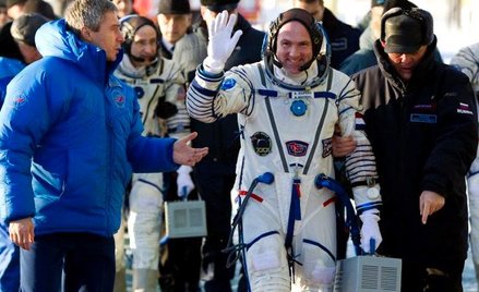 Z powodu mniejszego obciążenia u astronautów dochodzi do zaniku mięśni. Po kilku tygodniach ich masa