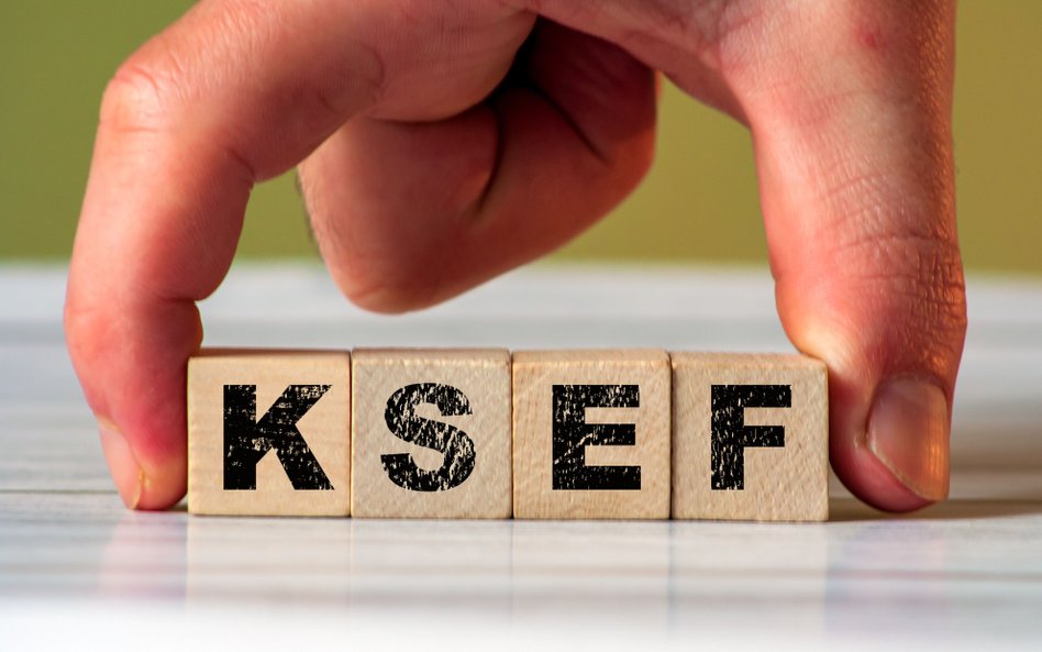 Niezbędnik przedsiębiorcy: KSeF: faktura spoza systemu a koszty, przekroczony limit sprzedaży, rejestracja auta * powrót na Mały ZUS plus * kilka stoisk, ile opłat targowych * spór o zwrot pomocy covidowej