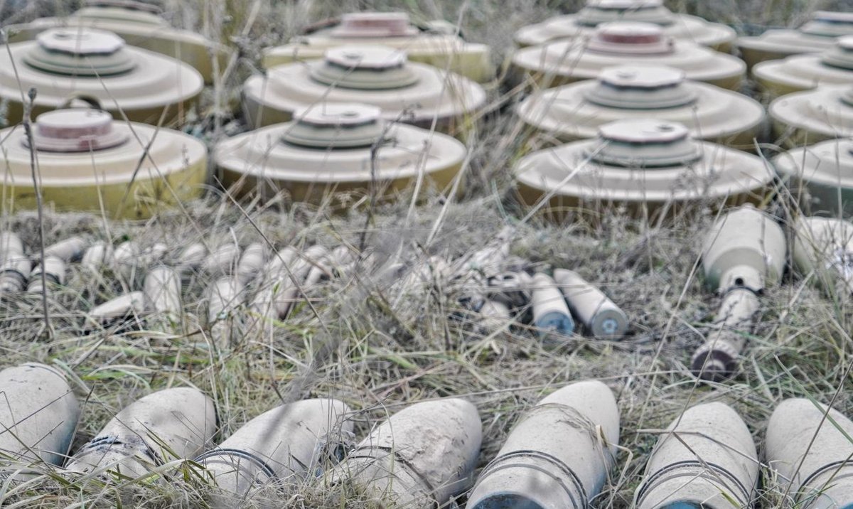 Tajna misja polskich policjantów. Przez kilka miesięcy rozminowywali Ukrainę