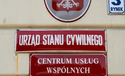 Od niedzieli w każdym Urzędzie Stanu Cywilnego w Polsce będzie możliwa transkrypcja zagranicznego ak