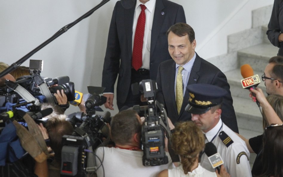 Radosław Sikorski na Twitterze sugeruje, że Jacek Saryusz-Wolski powinien zostać premierem