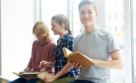 Uczniowie z Ukrainy mają mieć możliwość odbycia praktych w firmach działających w strefie ekonomi- c