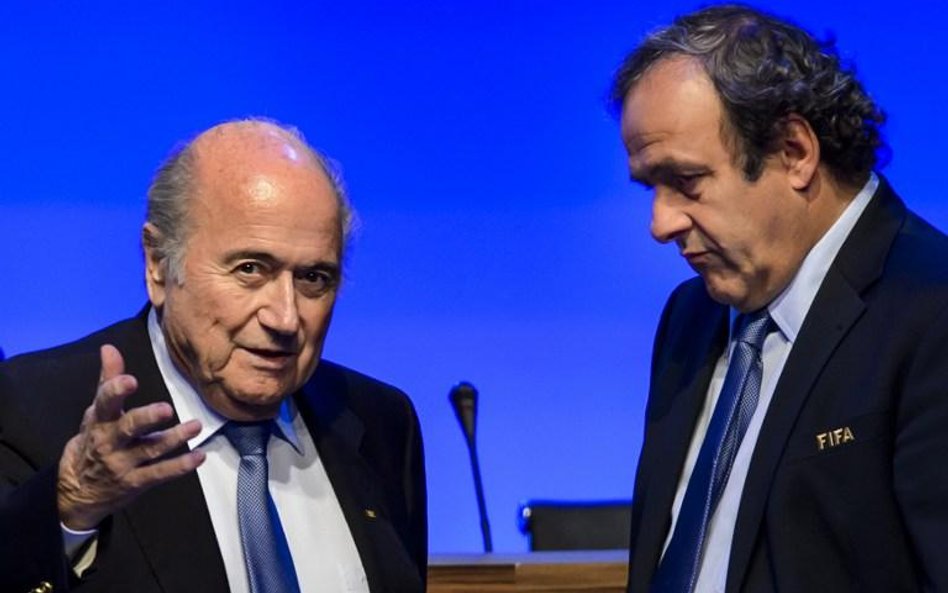 Były prezydent FIFA Joseph Blatter i prezydent UEFA Michel Platini