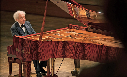 András Schiff i jego ulubiony mahoniowy Bösendorfer