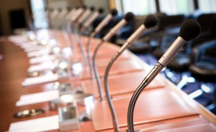 Simple: Akcjonariusze mają pytania