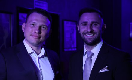 Lider Konfederacji Sławomir Mentzen i Patryk Marjan z Nowej Nadziei w sztabie wyborczym w Bełchatowi