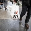 Amerykanie idą na zakupy i ratują gospodarkę