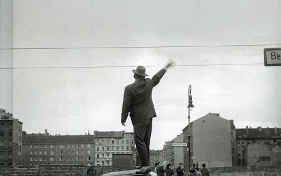 Jerzy Holzer "Europa zimnej wojny" Znak, Kraków 2012