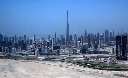 Dubaj – miasto ekskluzywnych hoteli, biurowców, apartamentowców i... biernych mieszkańców
