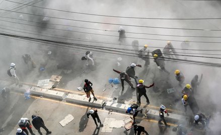 YouTube usuwa kanały związane z armią Birmy