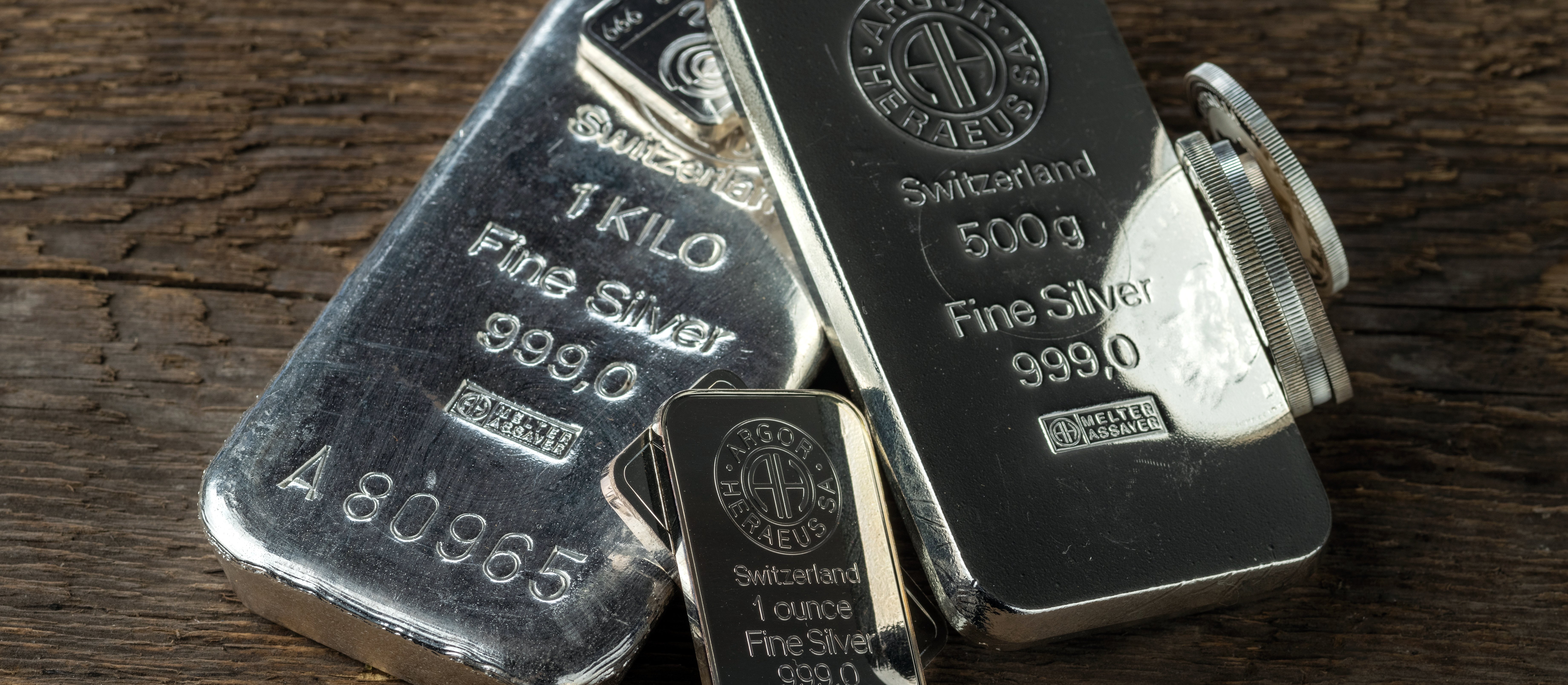 Ceny srebra spadają po rekordzie z powodu obaw o przegrzanie