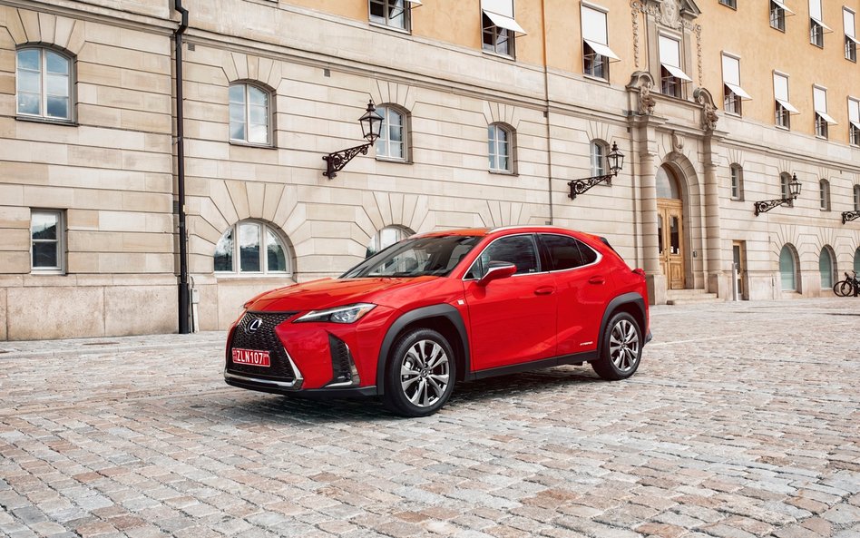 Lexus UX: Na podbój serc