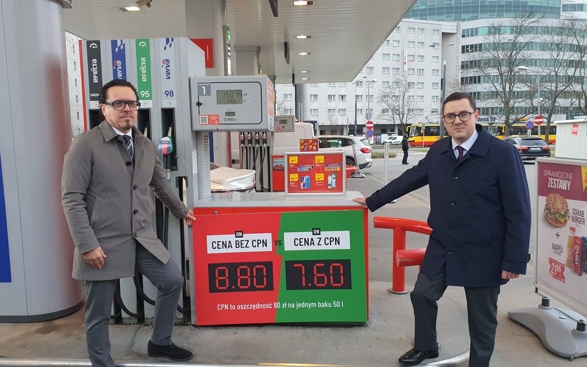 Kierowcy płacą mniej za benzynę i olej napędowy