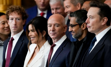 Mark Zuckerberg, Lauren Sanchez, Jeff Bezos, Sundar Pichai i Elon Musk podczas inauguracji prezydenc