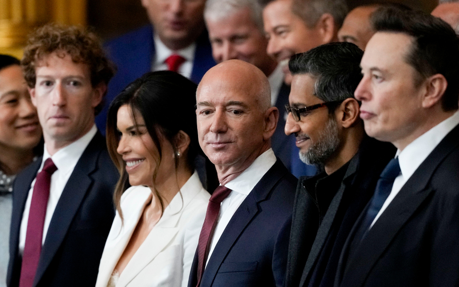 Mark Zuckerberg, Lauren Sanchez, Jeff Bezos, Sundar Pichai i Elon Musk podczas inauguracji prezydenc