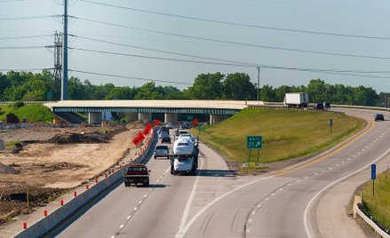 USA: Nastolatki zrzucały worki z piaskiem z wiaduktu na samochody