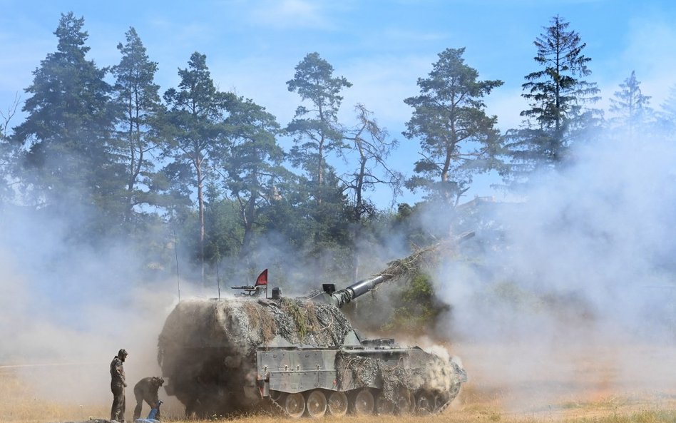 Niemcy zatwierdzają sprzedaż 100 haubic Ukrainie