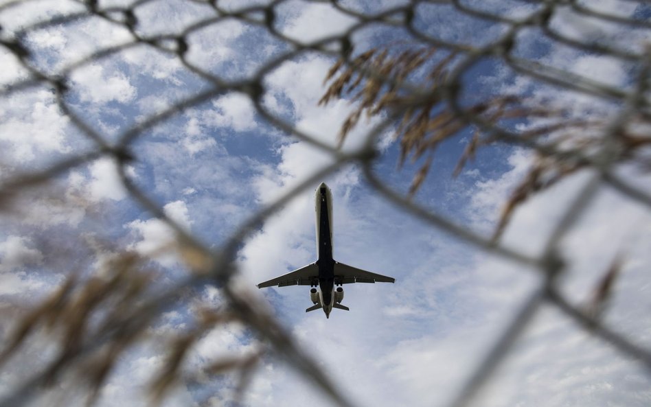 Jest praca dla pilotów. Tylko muszą się przebranżowić