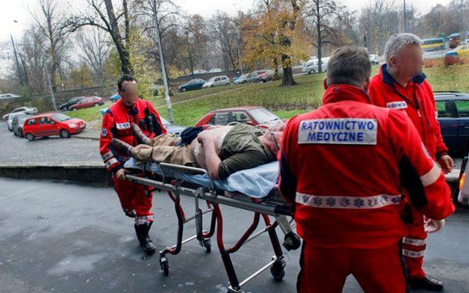 Wypadek zleceniobiorcy trzeba opisać w karcie