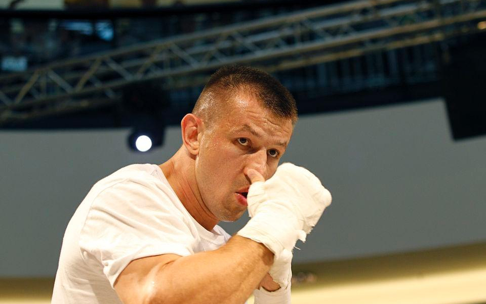 Tomasz Adamek dostał prezent