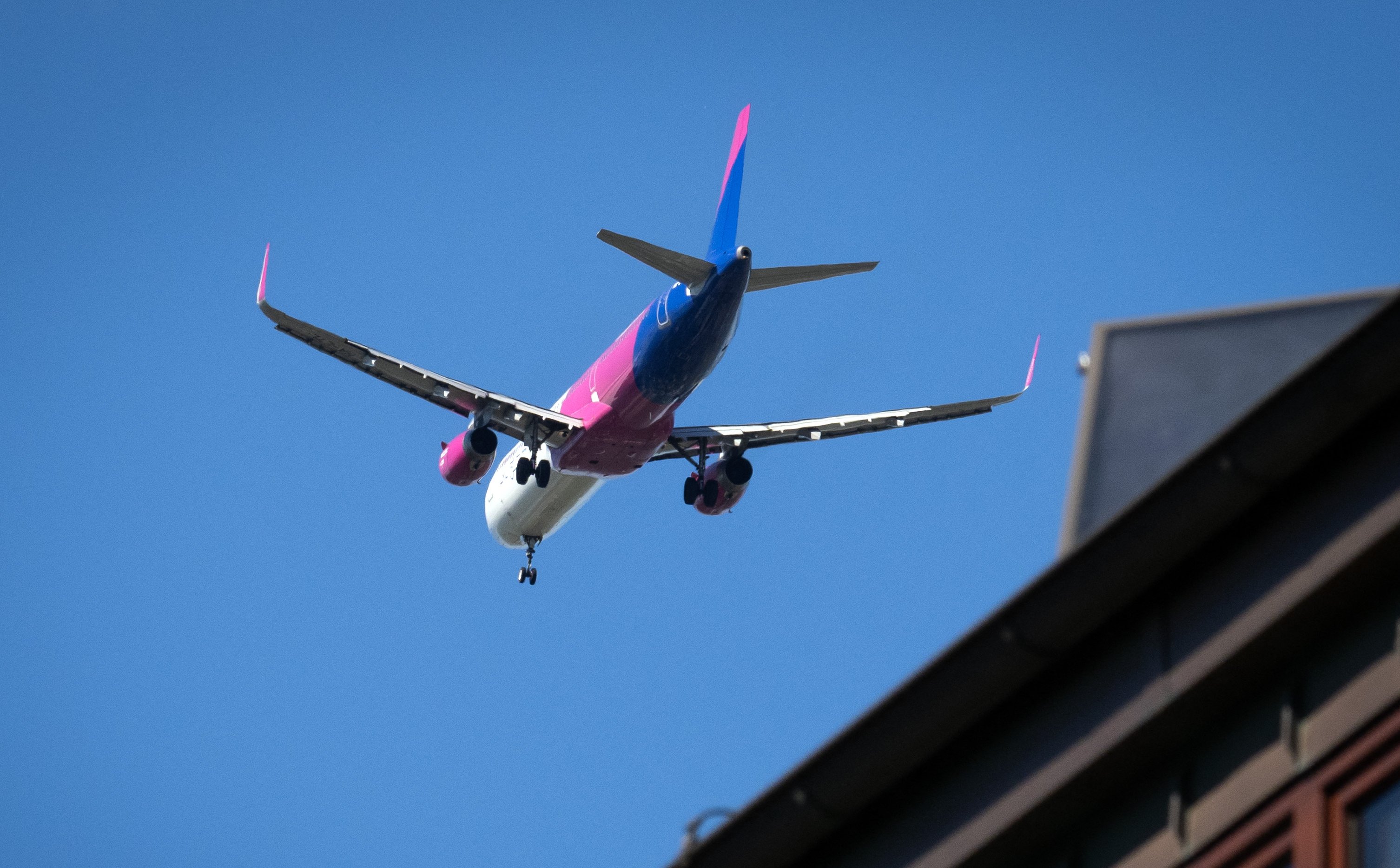 Drastyczna decyzja Wizz Aira. Żegnajcie Emiraty. Teraz Europa Środkowa będzie najważniejsza