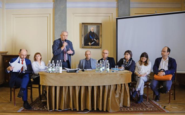 Debata z przechyłem w stronę rewizjonizmu. Od lewej: Mateusz Szpytma, Martyna Grądzka-Rejak, Andrzej