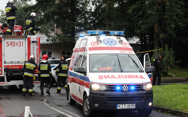 Czwarta fala COVID: strażacy wspomogą ratowników w karetkach