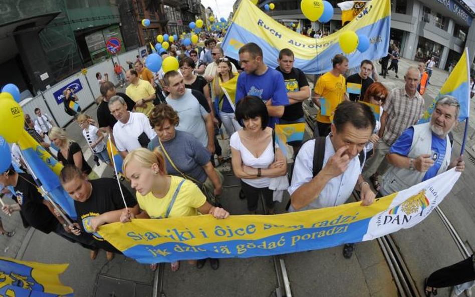 Marsz Autonomii organizowany przez Ruch Autonomii Śląska. Katowice 2011 r.