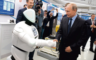 Władimir Putin sam ponoć nie korzysta z komputera ani smartfona, ale pokłada wielkie nadzieje w nowo
